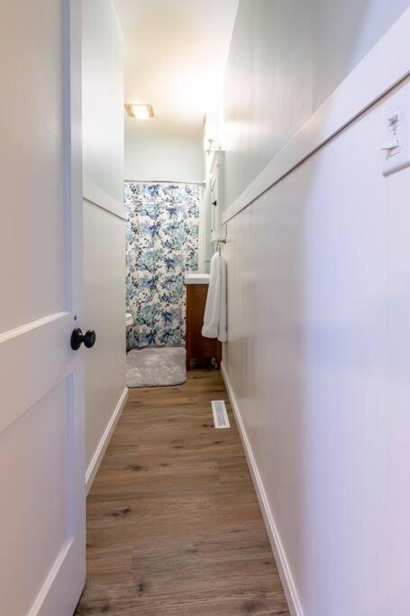 The Queen Place - Updated-Private Backyard Gordonville エクステリア 写真